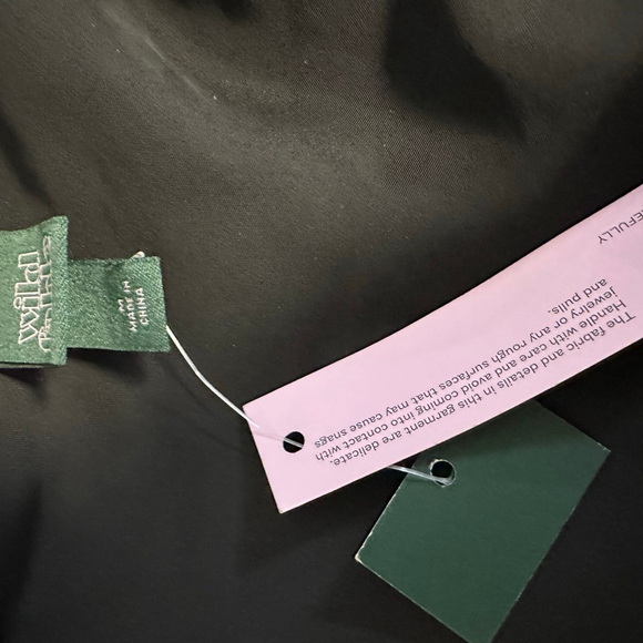 Wild Fable Metallic Cami Top Silver Size M Women’s NEW NWT Party Club Metal Cami - Picture 8 of 9